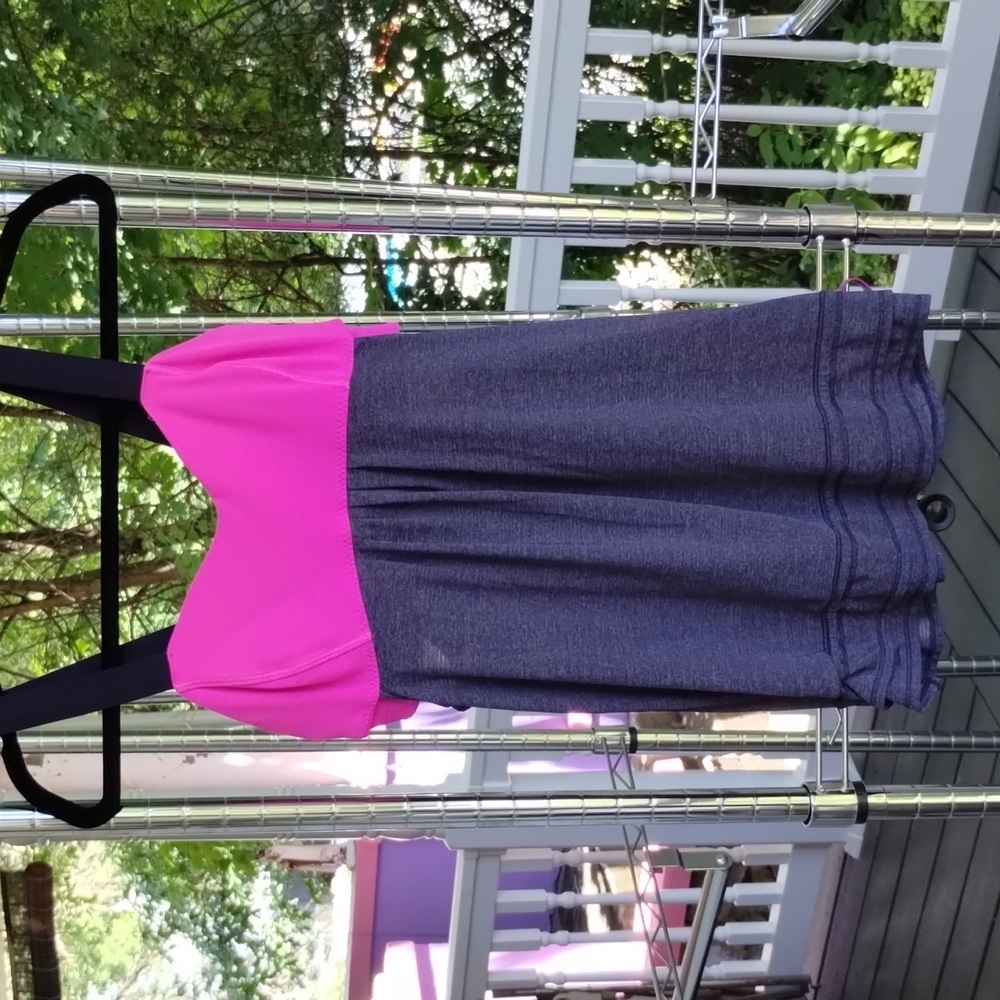 Lululemon women's sports top